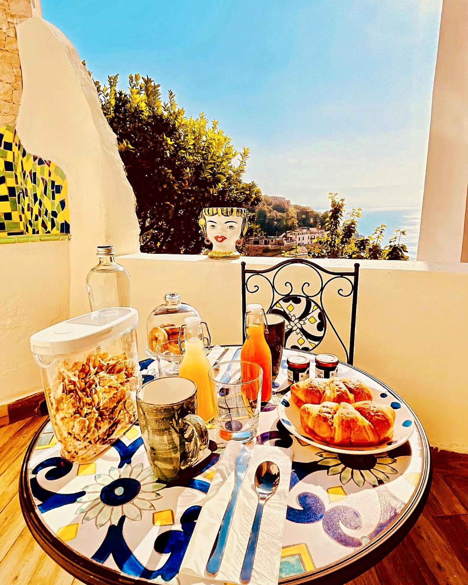 Appartement Borgo Virginia - Sea View In Amalfi Coast à Vietri Extérieur photo